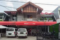 RedDoorz Plus Near Mall Kelapa Gading