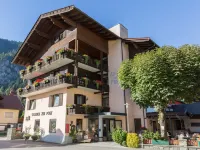 Hotel Zur Post Hotels in Dobriach