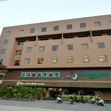 Hotel Cypress
