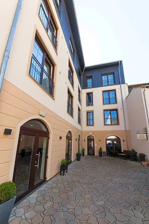 Altdeutsche Weinstube - Superior Отели рядом с достопримечательностью «Johannisberg Castle»