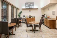 Super 8 by Wyndham City of Moore Hotel di Moore