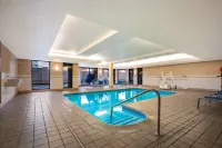 Sonesta Select Detroit Novi - Pools
