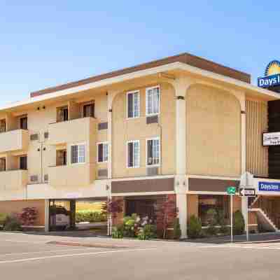Days Inn by Wyndham Eureka CA Hotel Exterior