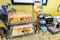 Microtel Inn & Suites by Wyndham New Braunfels - breakfast