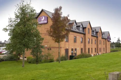Premier Inn Stafford North (Hurricane) - parking