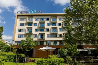Motel One Wien-Prater Hotel dekat University of Applied Sciences bfi Vienna