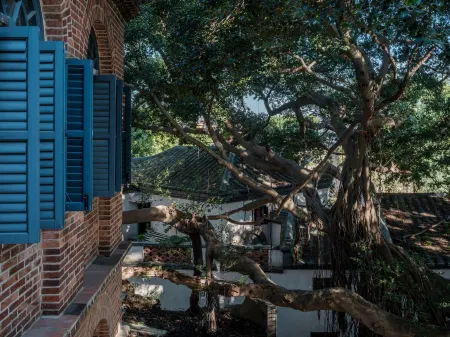 Dieyuan Old House Hotel Отели рядом с достопримечательностью «Dongjiangbin Park»