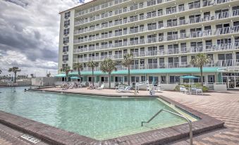 Daytona Beach Resort Condo 1 Mi to Ocean Center!