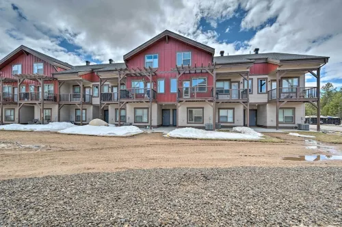 Charming McCall Townhome Hike, Fish, and Ski!