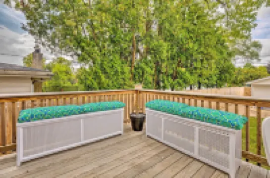 Family Apartment w/ Deck + Yard Near Northwestern Hotels in Skokie