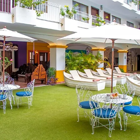 Los Arcos Suites