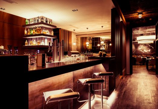 5. 삭스 어번 디자..