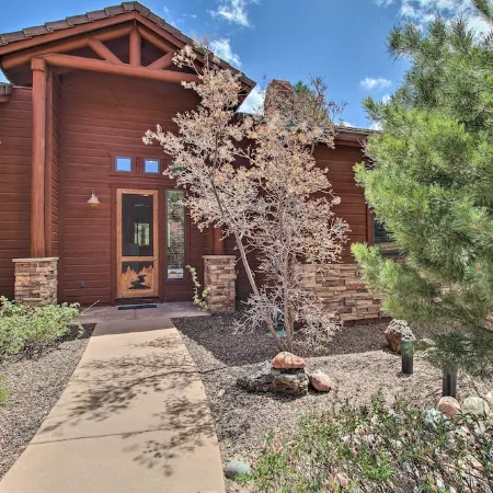 Luxe Show Low Cabin Golf Course and Lake Views