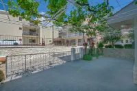 克莉絲蒂娜公寓飯店 密米斯住宿飯店
