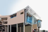 Hotel Lal's Plaza