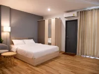 J & L Residence and Spa Hotels near Bang Khae