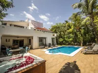 Luxurious 6-Bedroom Villa with Private Pool in Playa del Carmen - Villas