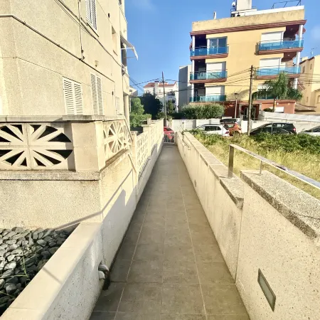 Beautiful and Bright Apartment in Calafell,