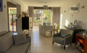 Bright and Quiet House with Two Gardens North (Shade) and South (Sun)