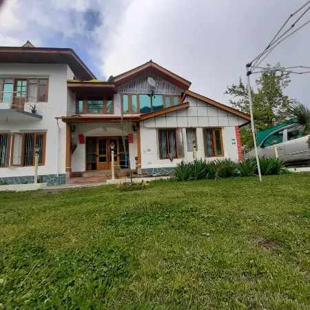 Rose Bowl Guest House Homestay