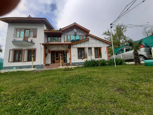 Rose Bowl Guest House Homestay - Homestays