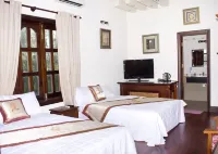 Resort Con Gà Vàng Các khách sạn gần Bãi Tắm 2 - Biển Bình Sơn (Đen Giòn)