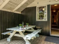 "Clea" - 800m from the Sea - Parkering