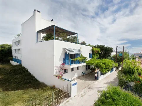 Daphne's Club Hotel Apartments