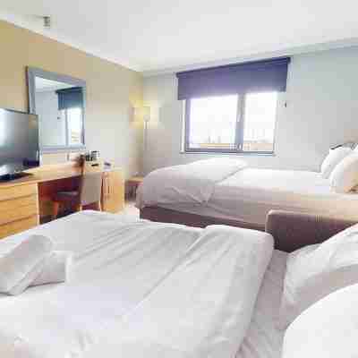 Village Hotel Swansea Rooms