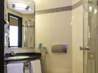 Ibis Sharq Hotel di Bneid Al Qar