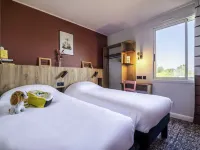 Greet Hotel Castres Saix - Pools