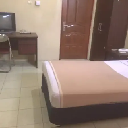 Paparisa Manise Hotel Sorong Отели в г. Соронг