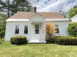 Charming Historic Meredith Retreat, Lake's Region