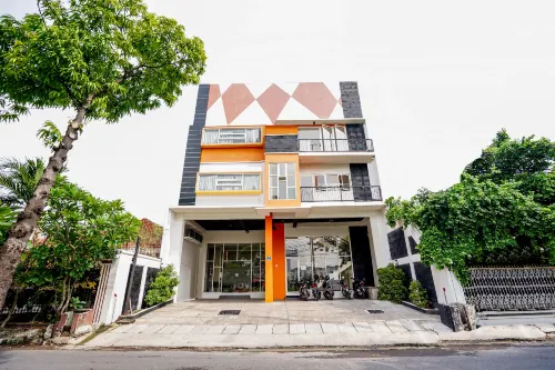 Hotel Pratisarawirya by the Loka - 2-Star