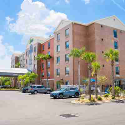 Holiday Inn Express & Suites Orange City - Deltona Hotel Exterior