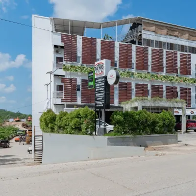 Urbanview Hotel the Tang Balikpapan by RedDoorz โรงแรมใกล้สถานีขนส่ง Batu Ampar