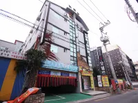 Gumi A Motel Hotels near Chaemijeong