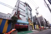 Gumi A Motel - parkir