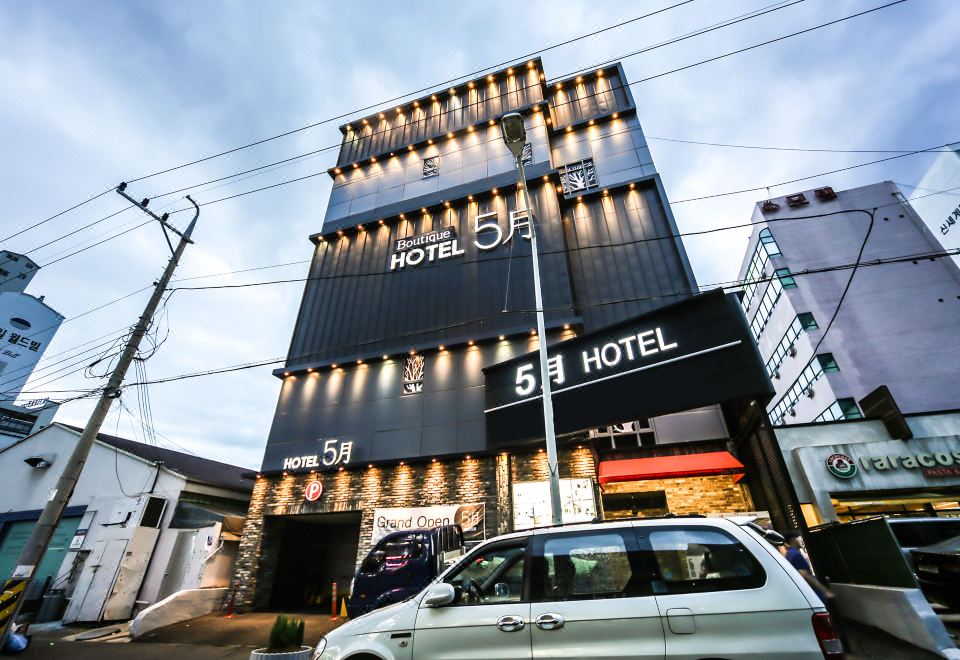 구미 형곡동 5월 Hotel