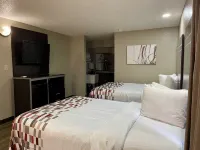 Super 8 by Wyndham Richland MS - parking