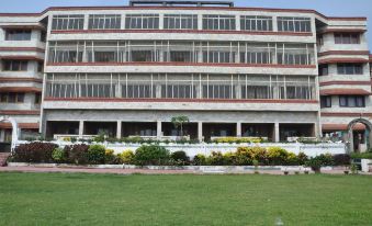Hotel Leo Castle