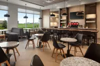 Hyatt Place Calgary Airport - พร้อมอาหารเช้า