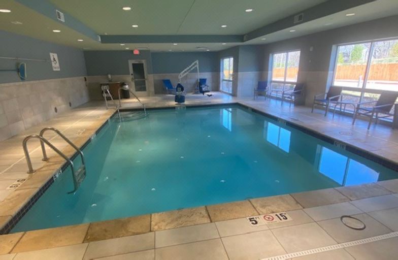 Holiday Inn Express & Suites Warrensburg North by IHG photo 2