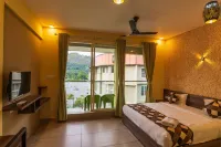 Riverine Suites Hotele w: Pariyaram