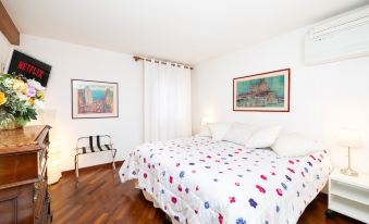 Venice Heaven Apartments - Ca Giulia Apartment with Private Living Terrace on Last Floor No Lift