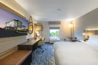 Holiday Inn ANDERSON by IHG - parkir