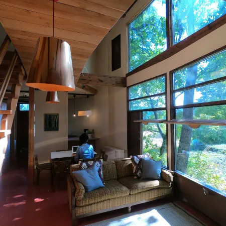 Oval Mountain Lodge