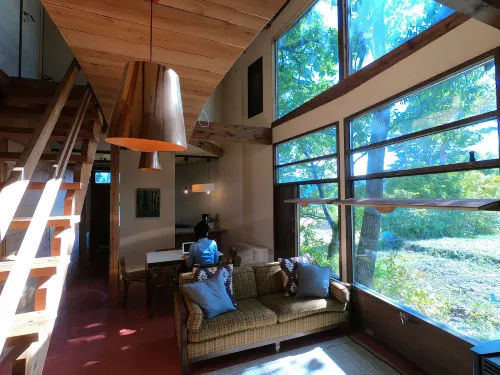 Oval Mountain Lodge