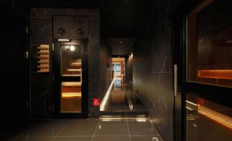 Rembrandt Cabin & Spa Shimbashi - Caters to Men