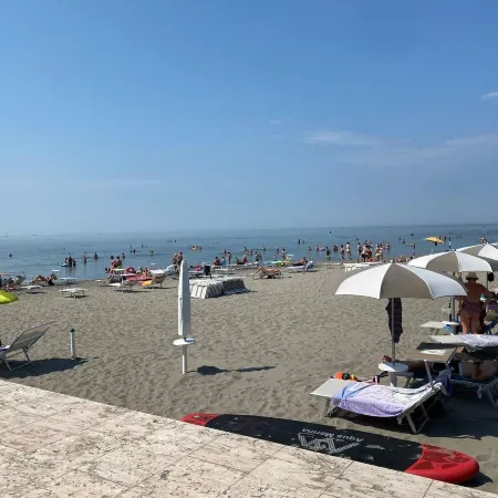 BeachfrontGrado Seaview Apartment & Parking Costa Azzurra